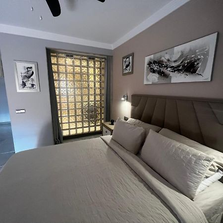 Beachfront Apartment - Sea Views - Marbella Exterior foto